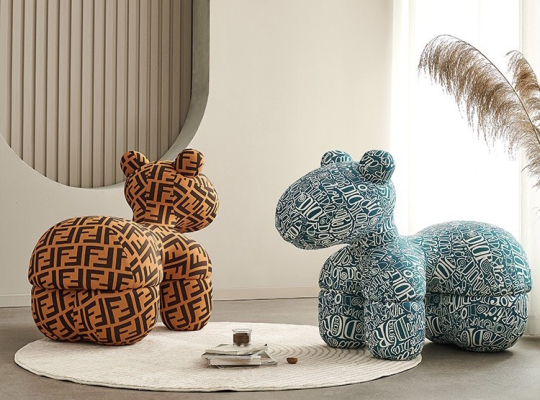 Ghế Pony Decor – Điểm Nhấn Nghệ Thuật Cho Không Gian Sống Hiện Đại