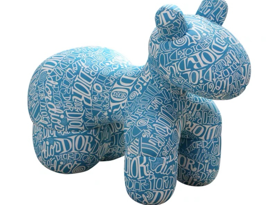 Ghế Pony Decor – Điểm Nhấn Nghệ Thuật Cho Không Gian Sống Hiện Đại